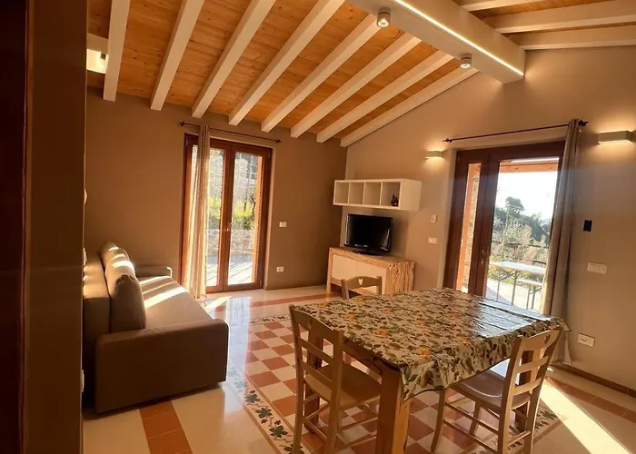 Vakantiehuis La Madonnina-house In The Vineyard *